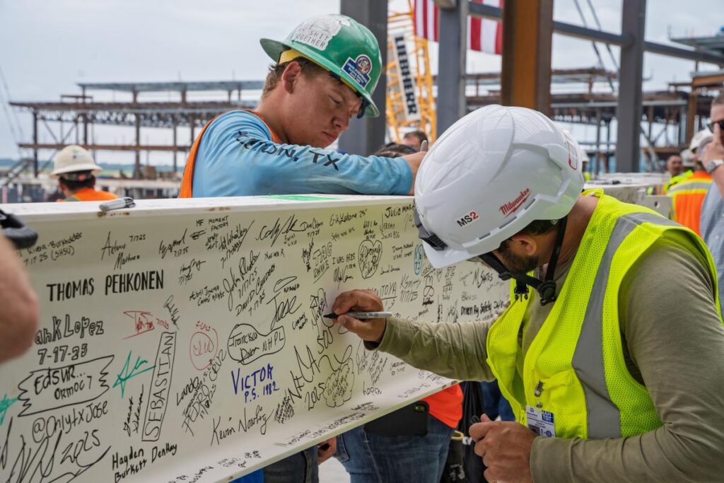 IAH Terminal B marks milestone in modernization 5 IAH Terminal B
