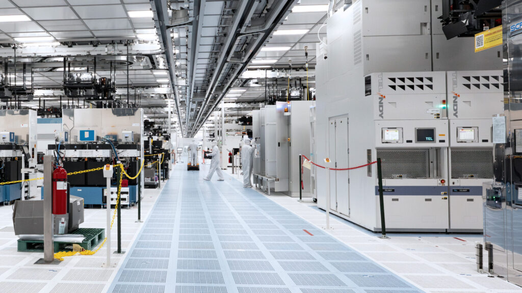 Texas Instruments Launches 300mm Semiconductor Manufacturing in Sherman, Texas 2 Texas Instruments Launches 300mm Semiconductor Manufacturing in Sherman Texas 3