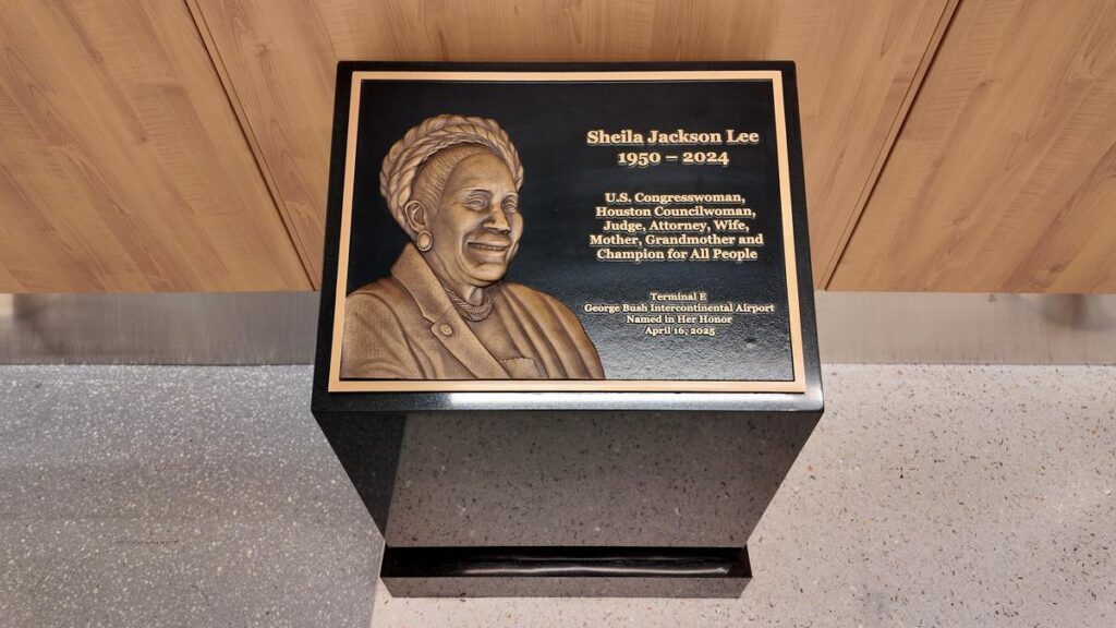 Houston dedicates Sheila Jackson Lee Terminal E at IAH 4 Houston dedicates Sheila Jackson Lee Terminal E at IAH 3