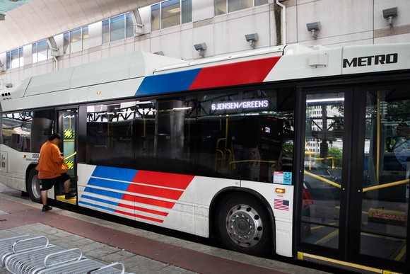 Starting Monday METRO Bus Riders to Board & Exit Through Rear Doors During COVID-19 Response