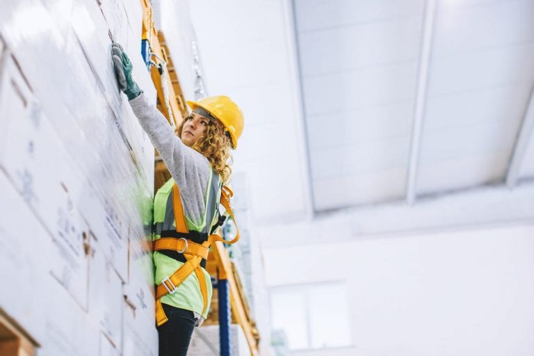 Autodesk and Associated General Contractors of America Equip Women in Construction with Properly Fitting Safety Harnesses